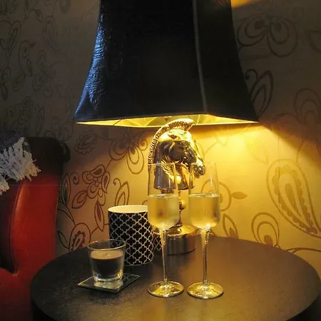 Sofia - Old Town Quiet Oasis With Free Parking Appartement