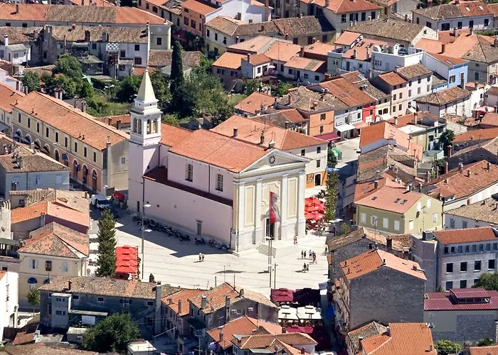 Sofia - Old Town Quiet Oasis With Free Parking *