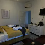 Sofia - Old Town Quiet Oasis With Free Parking *