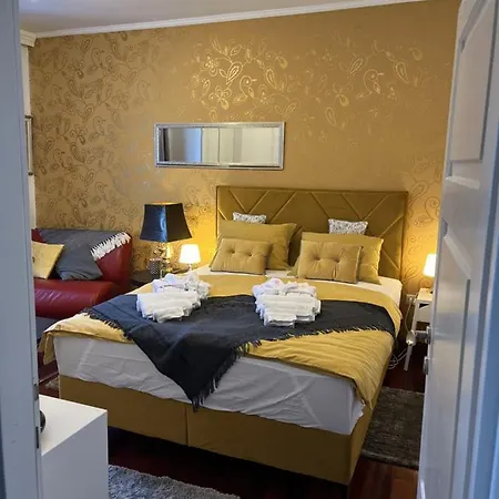 Sofia - Old Town Quiet Oasis With Free Parking דירה