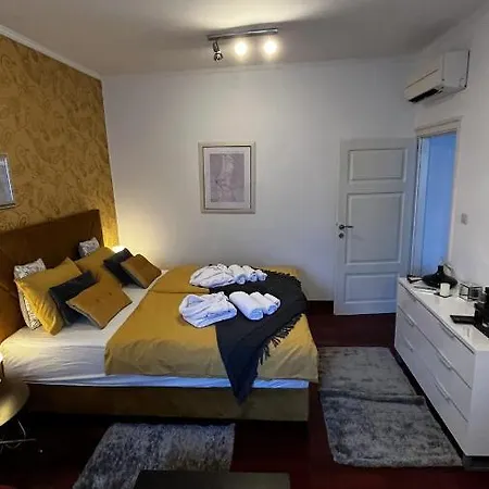 Sofia - Old Town Quiet Oasis With Free Parking * Πόρετς