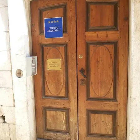 Sofia - Old Town Quiet Oasis With Free Parking Διαμέρισμα Πόρετς