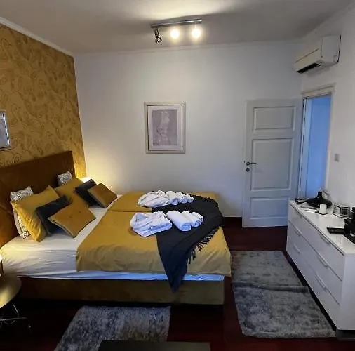 Sofia - Old Town Quiet Oasis With Free Parking * Πόρετς