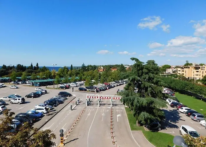 Sofia - Old Town Quiet Oasis With Free Parking شقة