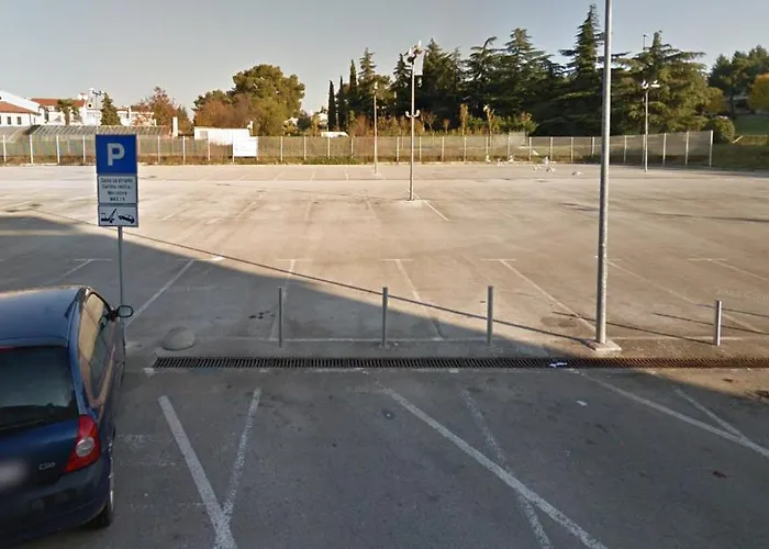 Sofia - Old Town Quiet Oasis With Free Parking * Πόρετς