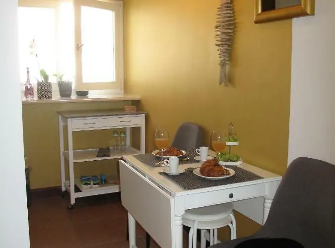 Sofia - Old Town Quiet Oasis With Free Parking